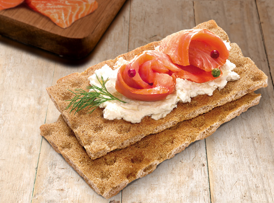 Knäckebröd Farine Integrali con salmone affumicato