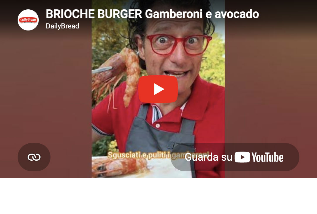 Brioche burger con gamberoni e avocado